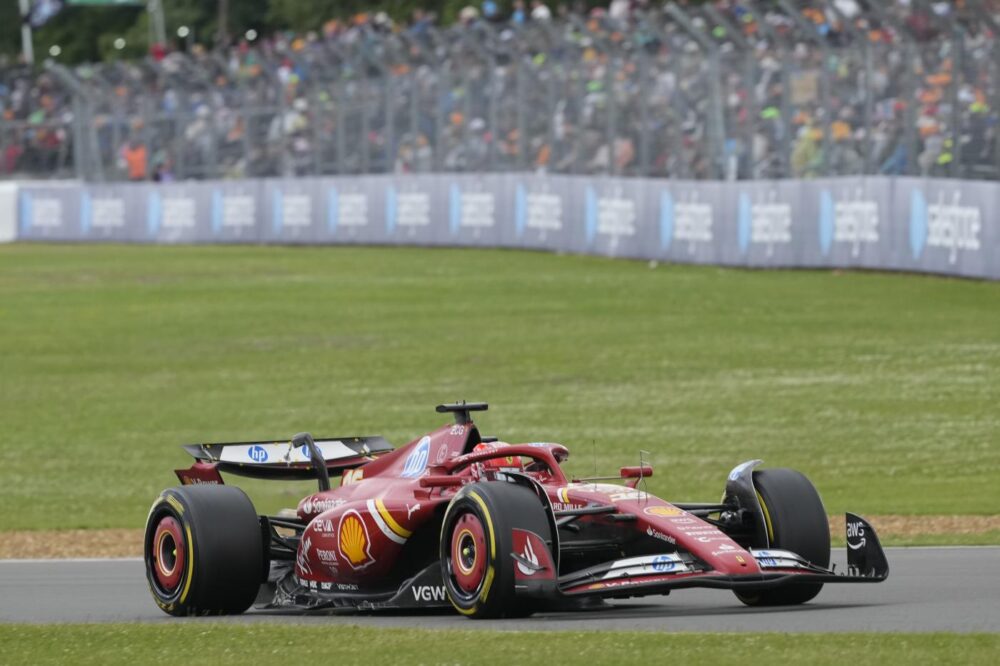 Charles Leclerc inviperito: “Con la sosta abbiamo buttato nel cesso la gara, è un incubo da quattro gare”