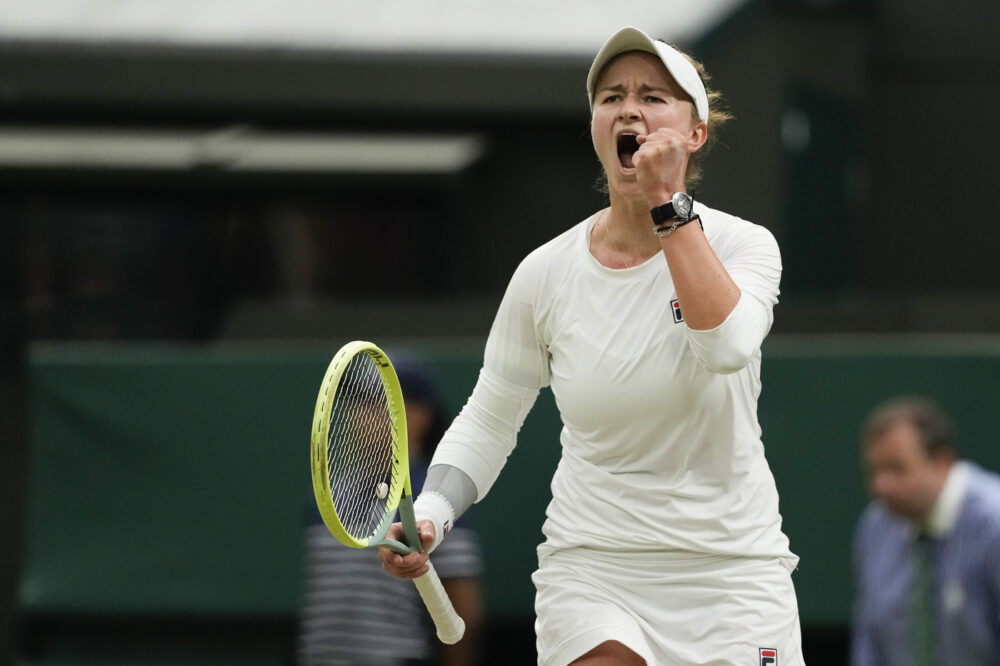 Wimbledon 2024, Barbora Krejcikova prevale in due set contro Ostapenko e approda in semifinale