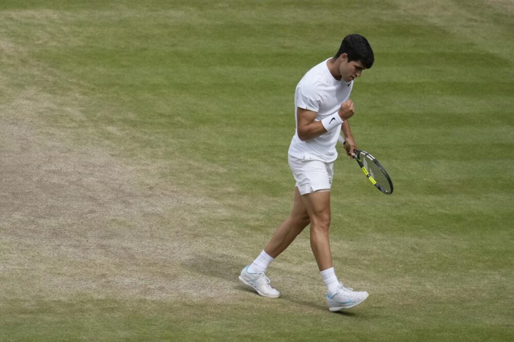 Quanti soldi guadagna Carlos Alcaraz con la vittoria a Wimbledon? Montepremi milionario. E Djokovic…