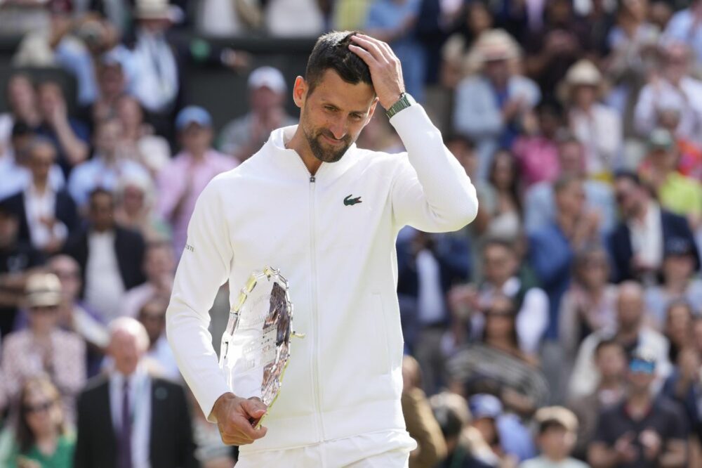 Novak Djokovic pensa ai prossimi obiettivi: “Olimpiadi e US Open, ma per battere Alcaraz e Sinner devo elevare il mio tennis”