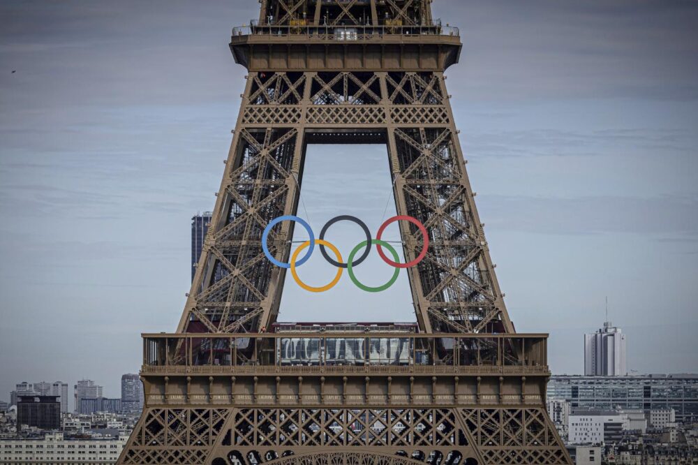 Olimpiadi Parigi 2024, polemica per le parole del politico Portès: “Gli israeliani non sono i benvenuti”. Le reazioni