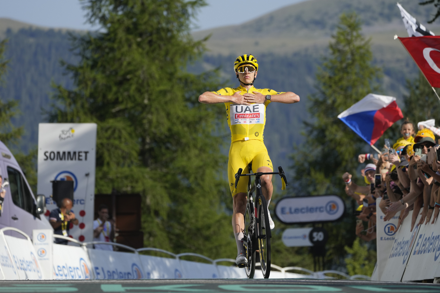 Pagelle Tour de France 2024: Tadej Pogacar fa cinque, Vingegaard ed Evenepoel non possono rispondere