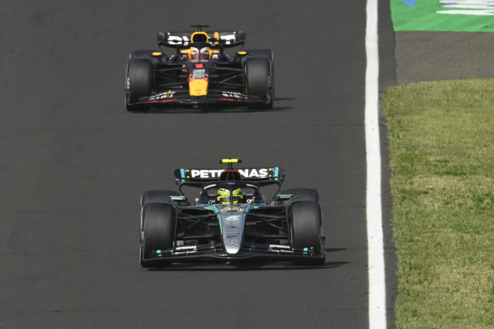 F1, il video dell’incidente tra Hamilton e Verstappen nel GP d’Ungheria
