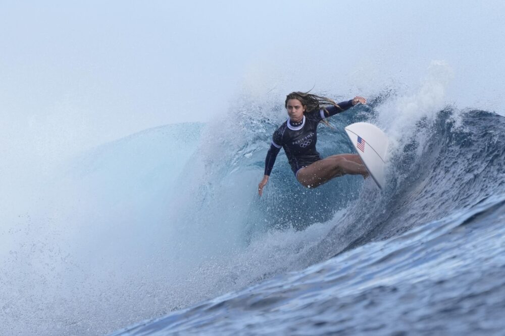 Surf femminile, poche sorprese nel primo turno alle Olimpiadi: le migliori approdano al terzo round