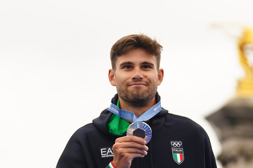 Ciclismo, Filippo Ganna tiene alto l’onore italiano su strada in mezzo ai problemi azzurri