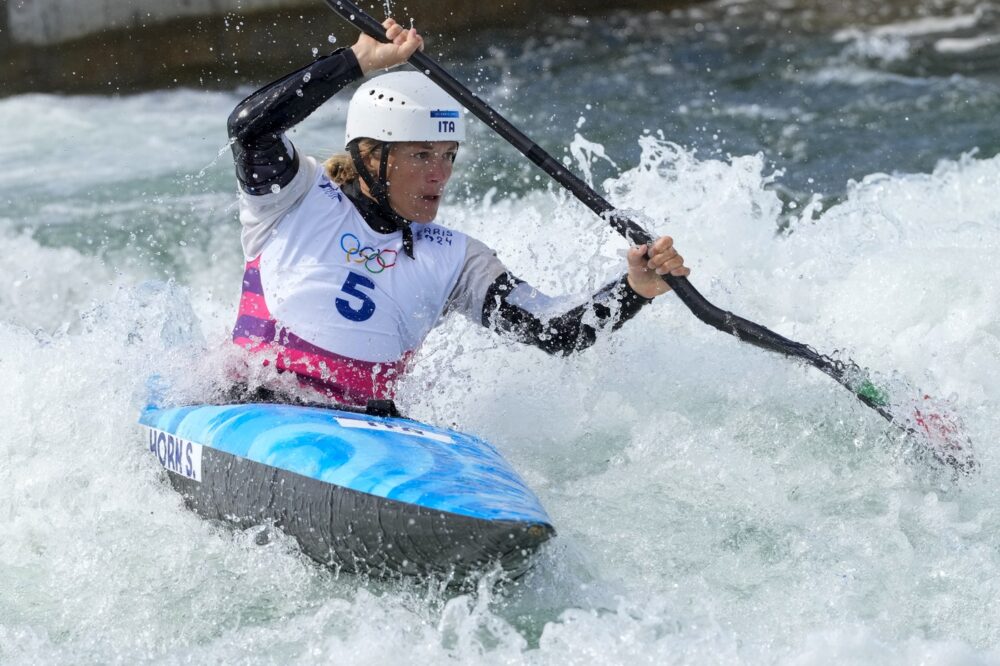 Canoa slalom, Stefanie Horn sopravvive al ripescaggio ed avanza nel kayak cross