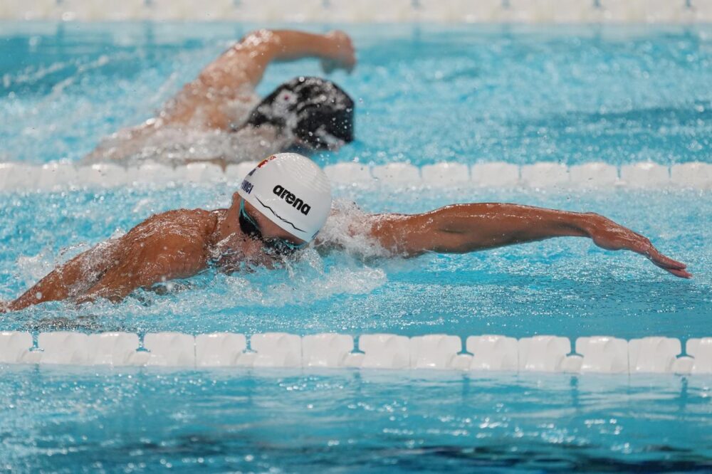 Nuoto, David Popovici la spunta all’ultima bracciata e conquista il titolo olimpico nei 200 stile