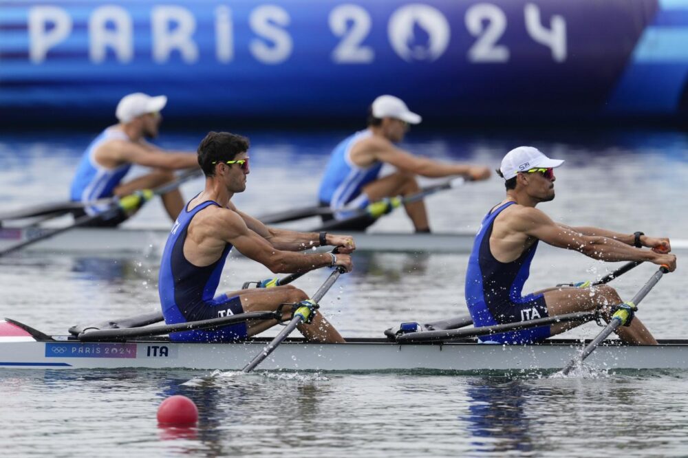 LIVE Canottaggio, Parigi 2024 in DIRETTA: il doppio pl azzurro di Oppo/Soares punta al podio