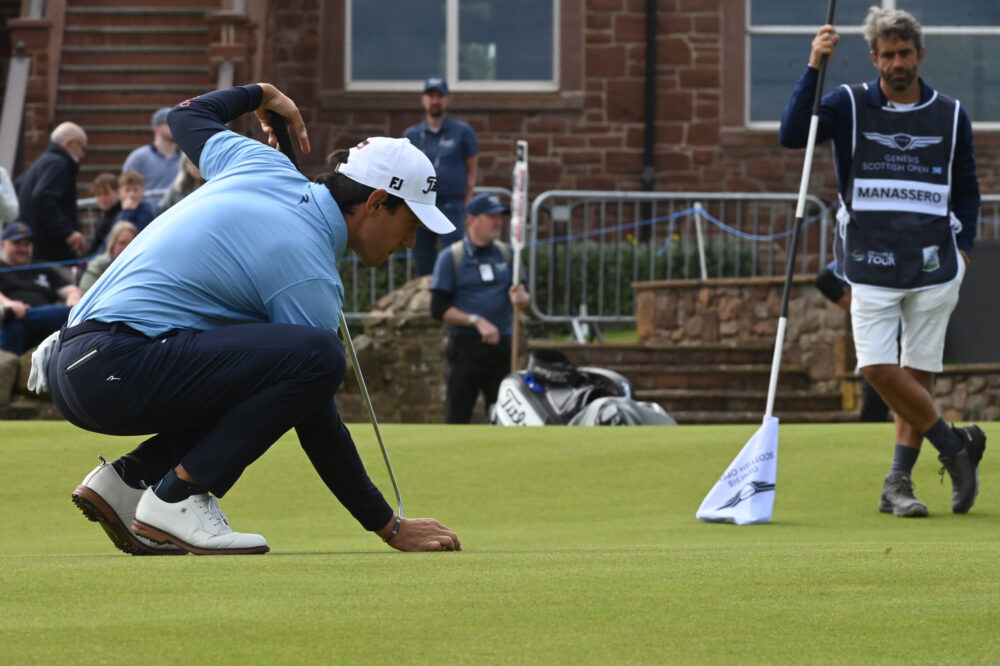 Golf, Matteo Manassero balza al comando dell’Irish Open al termine di un super secondo round. Bene anche Celli