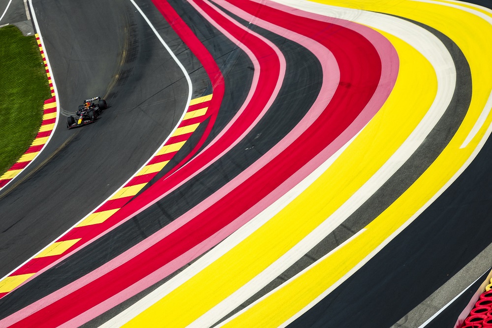 F1, Verstappen a caccia della pole position “con l’asterisco” a Spa contro le McLaren