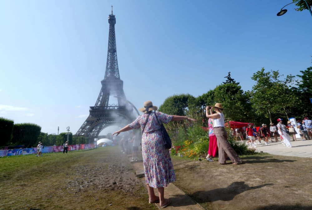 Meteo pazzo a Parigi 2024: oggi ondata di caldo, ma nelle prossime ore…