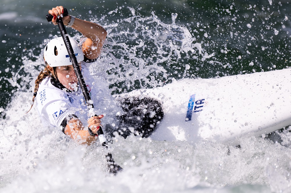 Canoa slalom, Bertoncelli al secondo turno del kayak cross, Horn costretta ai ripescaggi