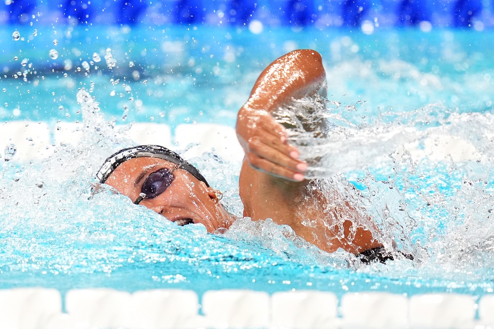 Nuoto, Simona Quadarella impressiona nelle batterie dei 1500 sl alle Olimpiadi. 4×200 sl maschile esclusa dalla Finale