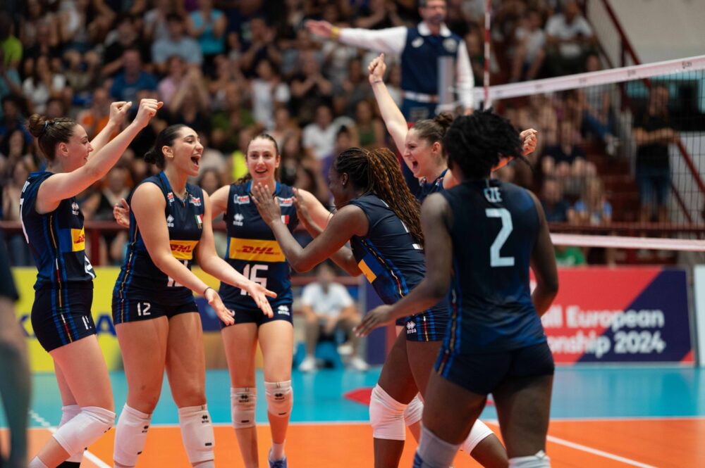 Volley femminile, l’Italia vola in semifinale agli Europei Under 22! Turchia travolta, Nervini top scorer