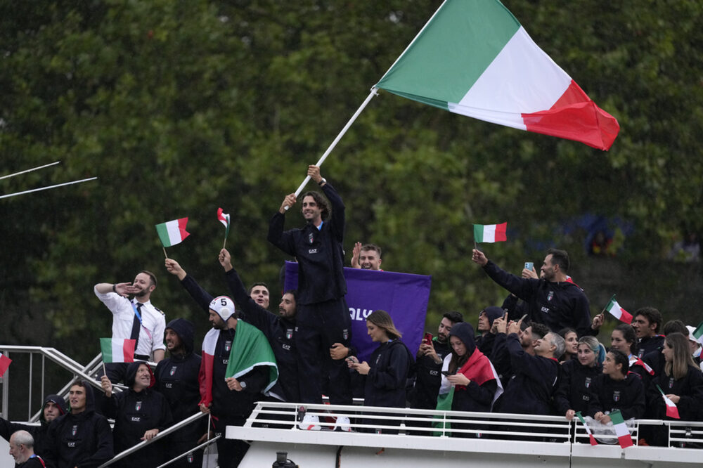 Olimpiadi Parigi 2024, gli azzurri il 23 settembre al Quirinale per la riconsegna della bandiera