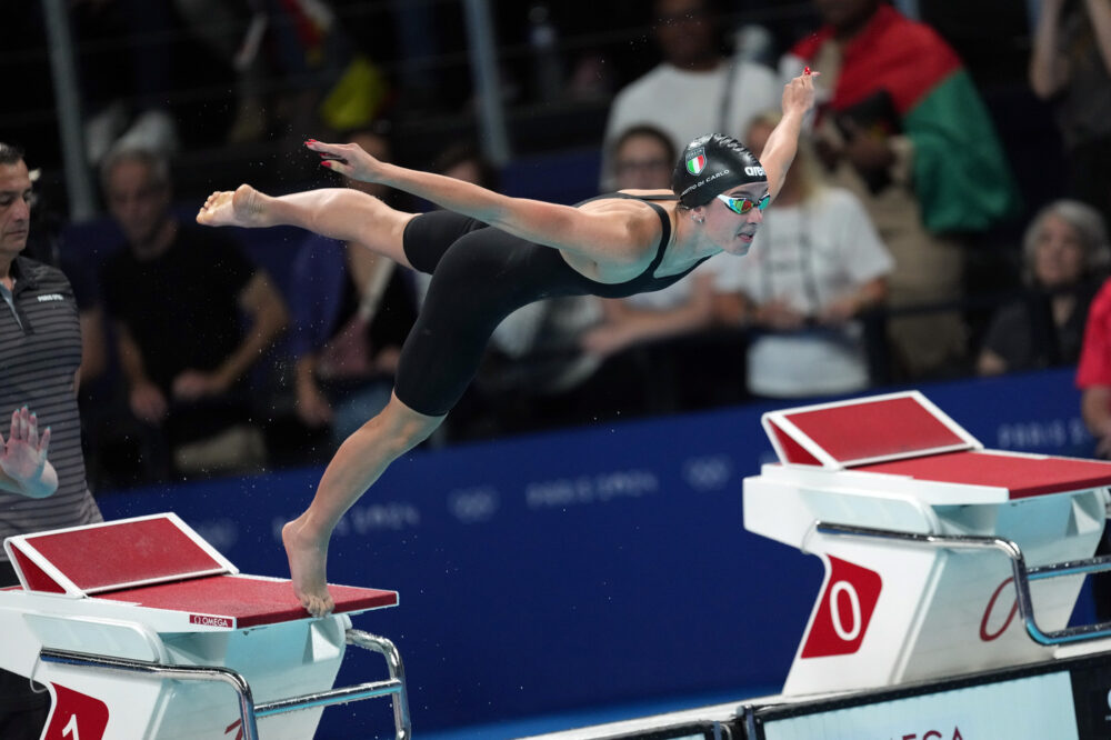 Nuoto, perché è stata squalificata la 4×100 mista femminile alle Olimpiadi: le azzurre sarebbero andate in finale