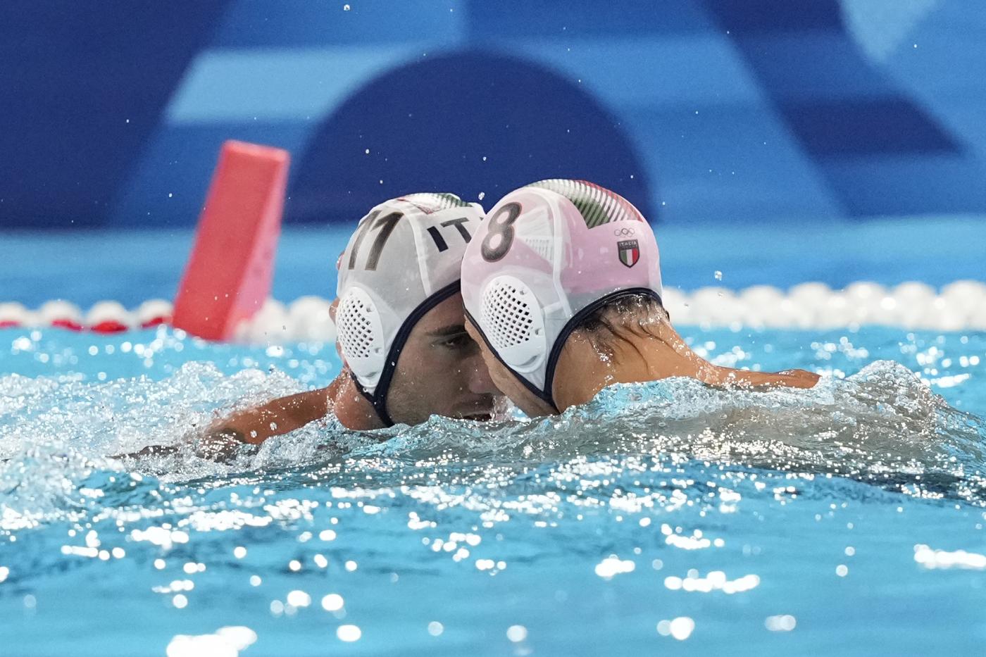 Pallanuoto, Italia eliminata ai quarti: 5 rigori su 6 sbagliati contro l’Ungheria