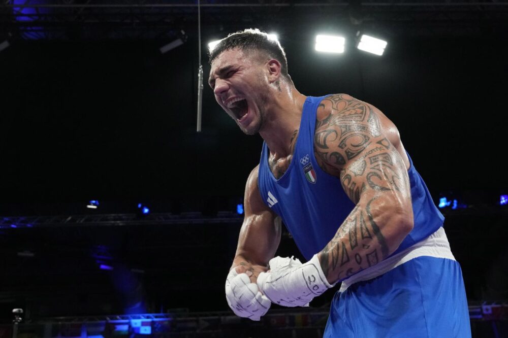 Boxe, l’Italia saluta delle Olimpiadi amarissime: Diego Lenzi si arrende con merito a Tiafack