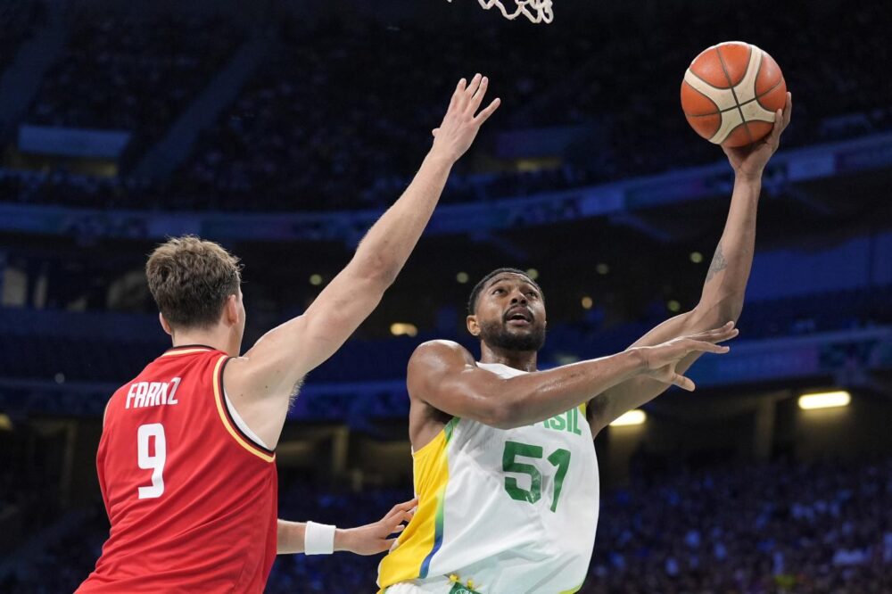 Basket, il Brasile conquista il primo successo alle Olimpiadi: Giappone ko 102-84
