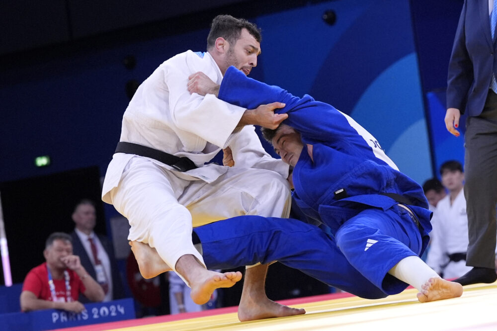 Judo, l’Italia lotta con coraggio contro la Francia e si giocherà il bronzo olimpico