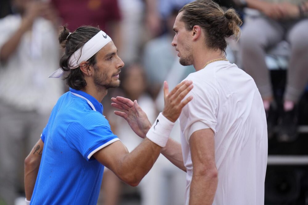 VIDEO Musetti-Zverev 2-0, Olimpiadi tennis: la sintesi di una vittoria storica