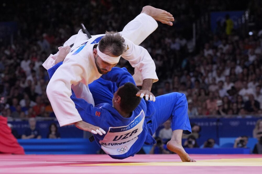 Judo, Zelym Kotsoiev conquista l’oro nei -100 kg alle Olimpiadi, Gennaro Pirelli eliminato negli ottavi