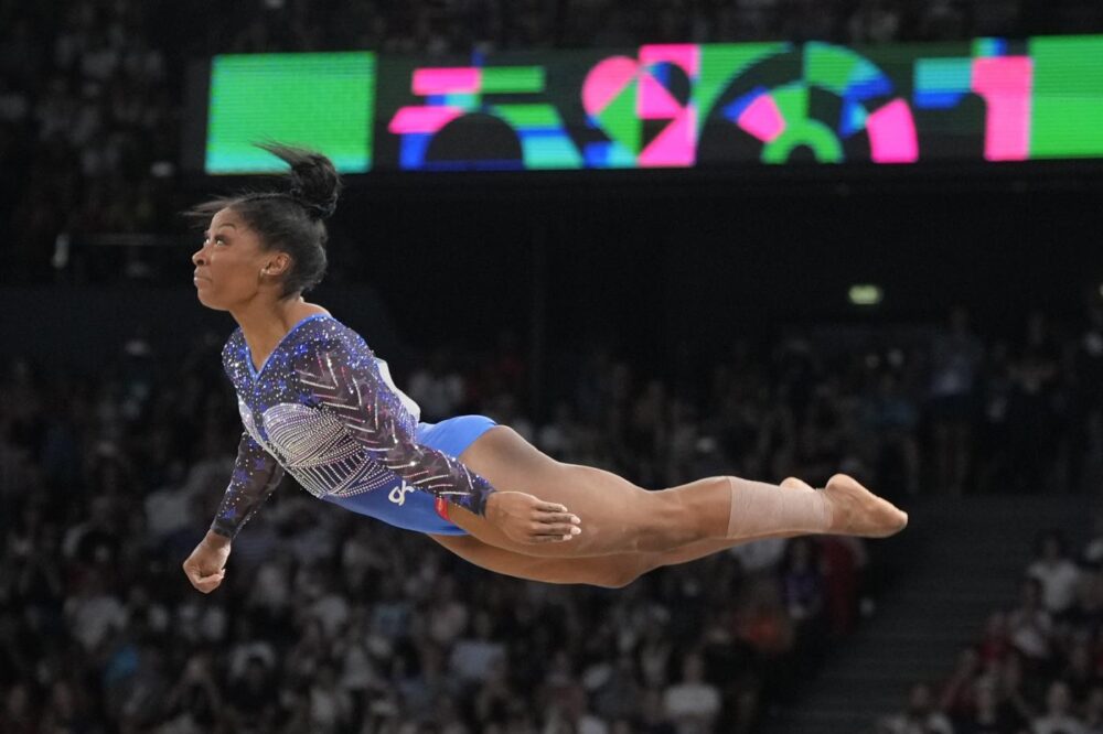 Ginnastica artistica, Simone Biles per il terzo oro alle Olimpiadi. Triello stellare al cavallo, corpo libero incerto