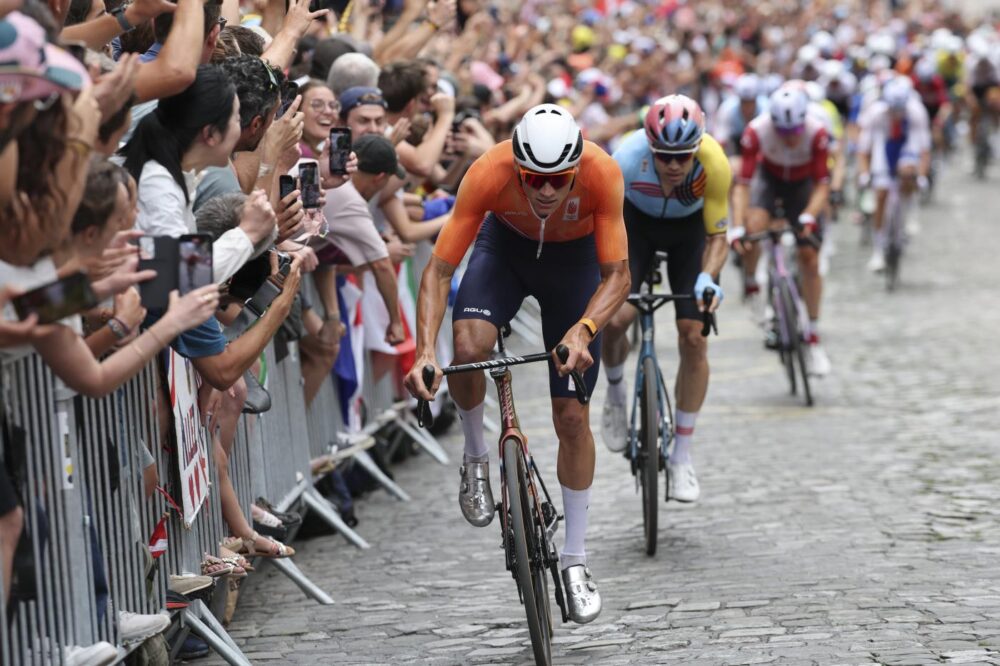 Ciclismo, Europei 2024 oggi: percorso, favoriti, altimetria, orari, tv. L’Italia ci prova con Milan