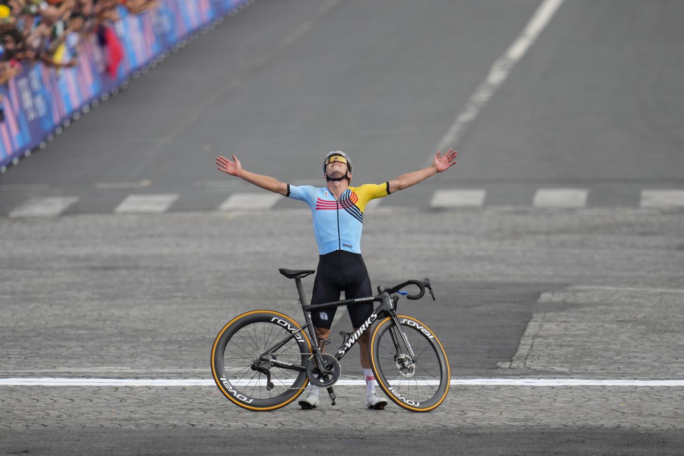 Ciclismo, le pagelle delle Olimpiadi: Evenepoel imprendibile, stecca Van der Poel, l’Italia c’era?