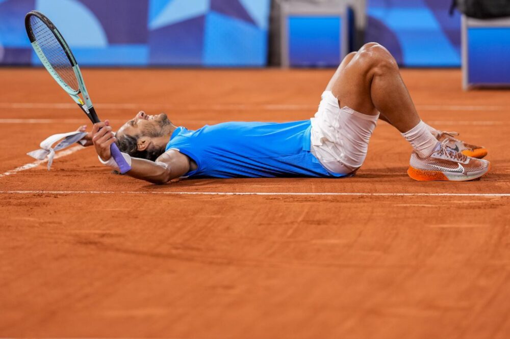 FACCIA DI BRONZO! Lorenzo Musetti nella storia, riporta il tennis sul podio alle Olimpiadi dopo 100 anni: Auger-Aliassime si arrende