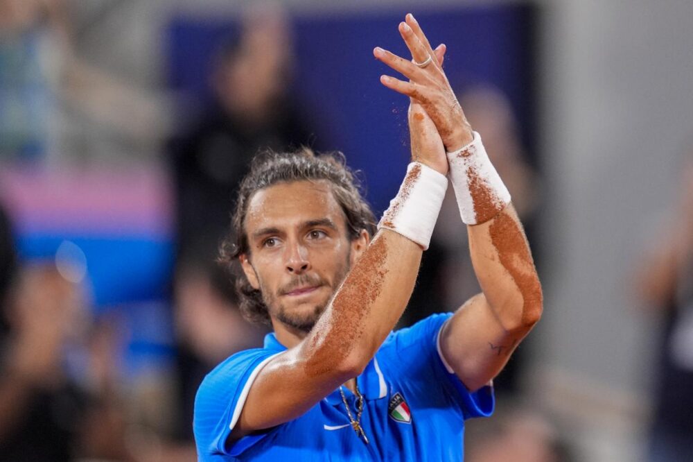 Tennis, Lorenzo Musetti euforico: “Ho imparato la lezione da ieri, se mi avessero detto tre mesi fa di una medaglia…”