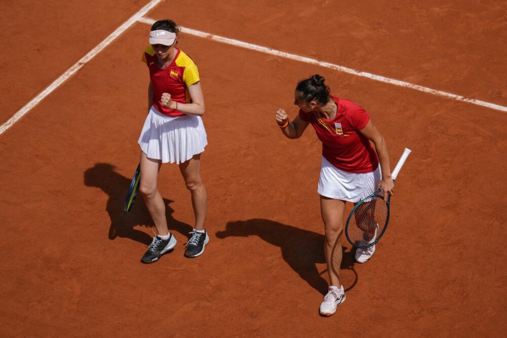 Tennis: Bucsa e Sorribes Tormo vincono il bronzo alle Olimpiadi su Noskova e Muchova