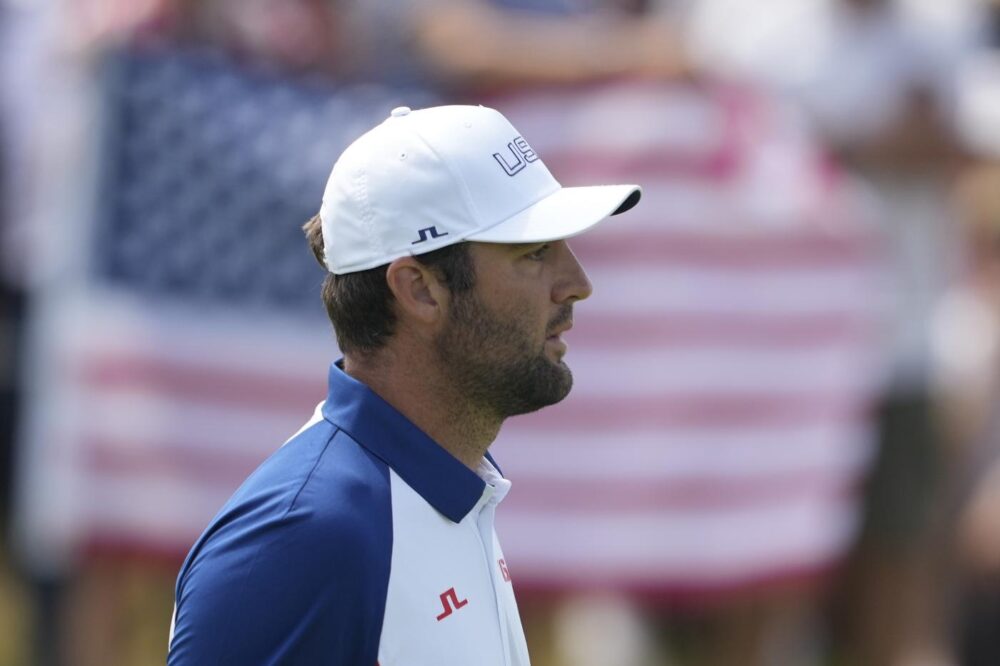 Golf: Scottie Scheffler, trionfo olimpico da numero 1 del mondo! Ultimo giro thriller, Fleetwood e Matsuyama sul podio. Manassero miglior italiano