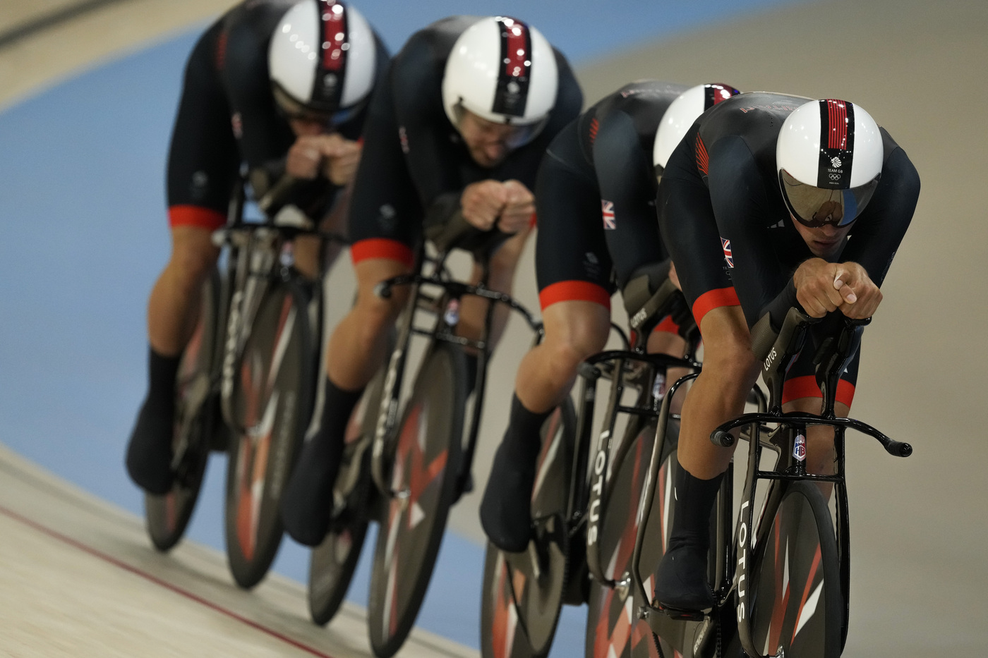 Ciclismo su pista, l’inseguimento a squadre dell’Italia avanza con il 4° tempo