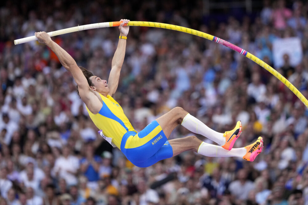 Armand Duplantis galattico: alieno record del mondo nel salto con l’asta, apoteosi alle Olimpiadi