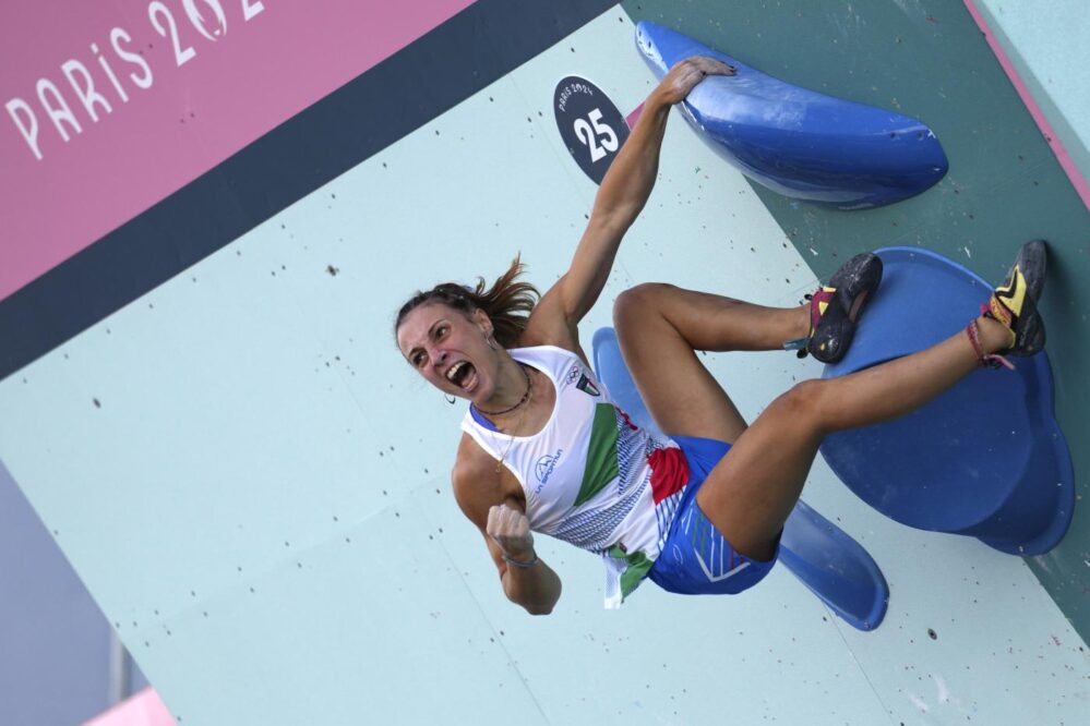 Arrampicata sportiva, Camilla Moroni brilla nelle semifinali del boulder, Laura Rogora in difficoltà. In testa Garnbret