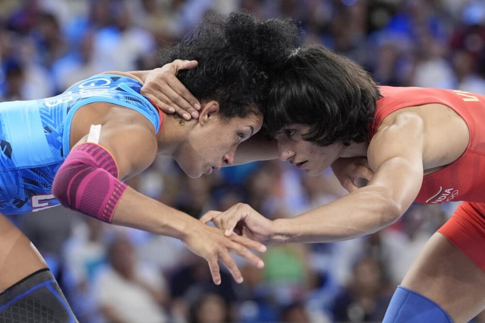 Lotta, l’indiana Vinesh Vinesh non supera le operazioni di peso e non disputerà la finale dei -50 kg della femminile alle Olimpiadi