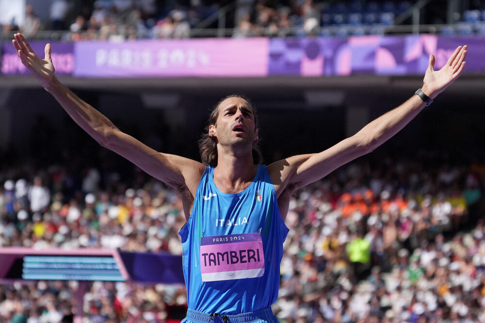 Gianmarco Tamberi stringe i denti e vola in finale alle Olimpiadi. Harrison out, Sottile passa, brivido Barshim