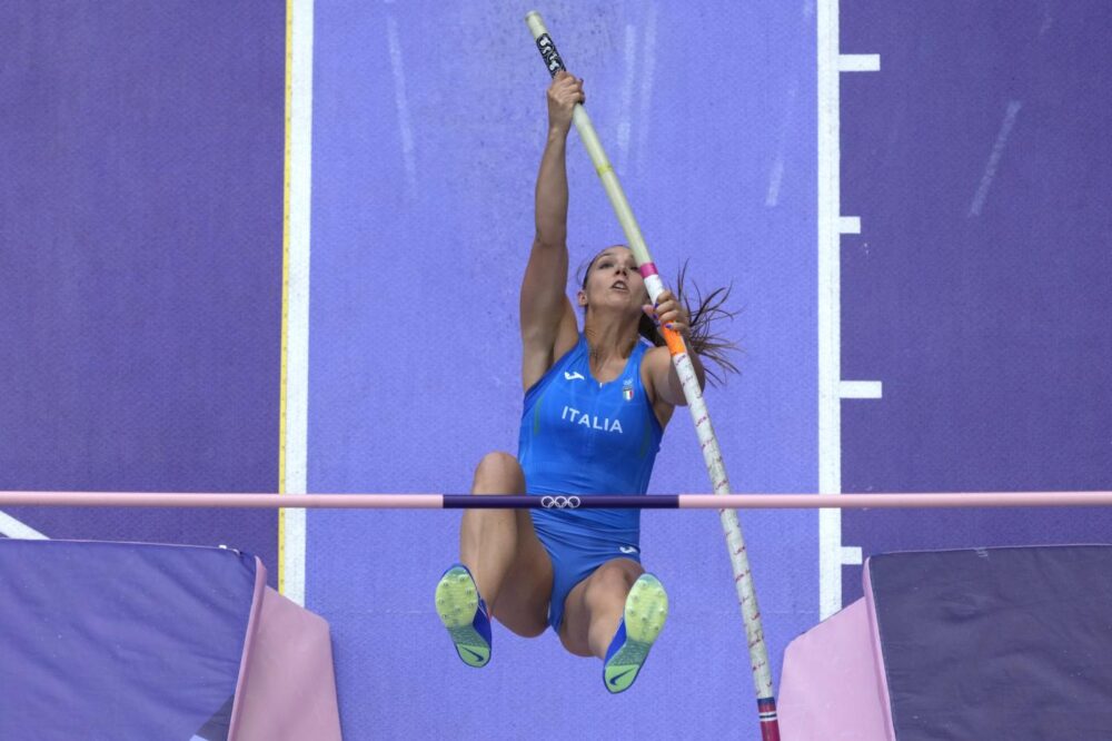 Atletica, Elisa Molinarolo sesta col personale nella finale olimpica dell’asta. Vince Kennedy con 4.90