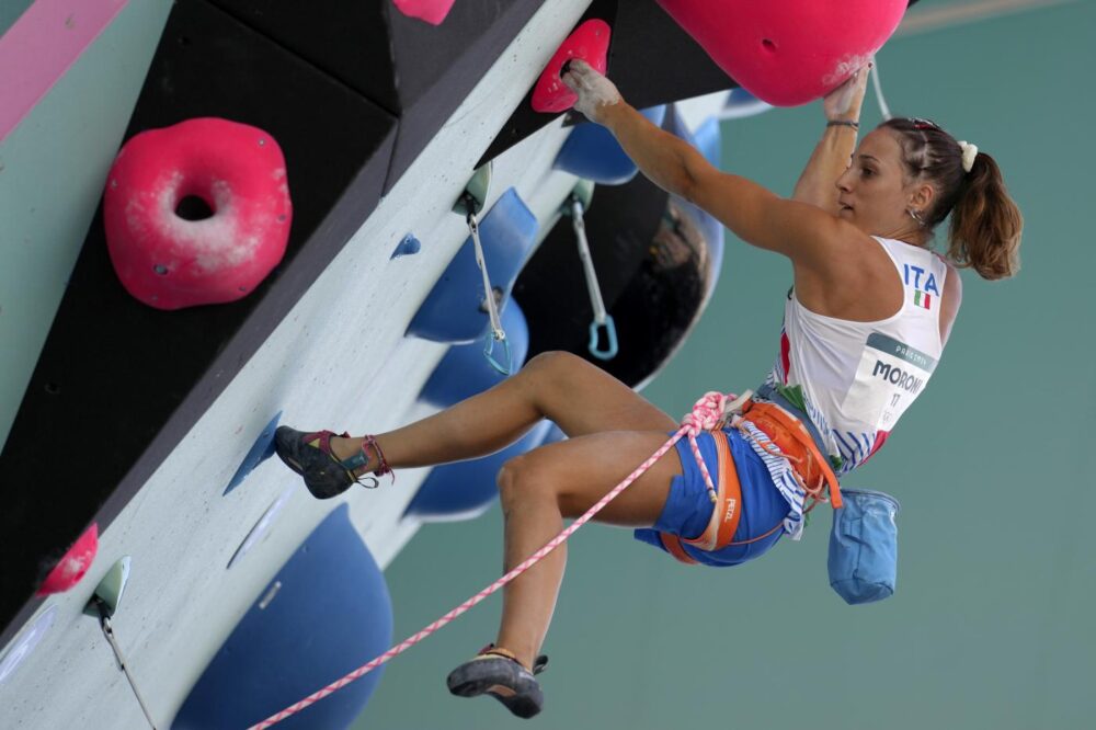 Arrampicata sportiva, Janja Garnbret impressiona anche nella semifinale del lead, Rogora e Moroni escluse dalla finale