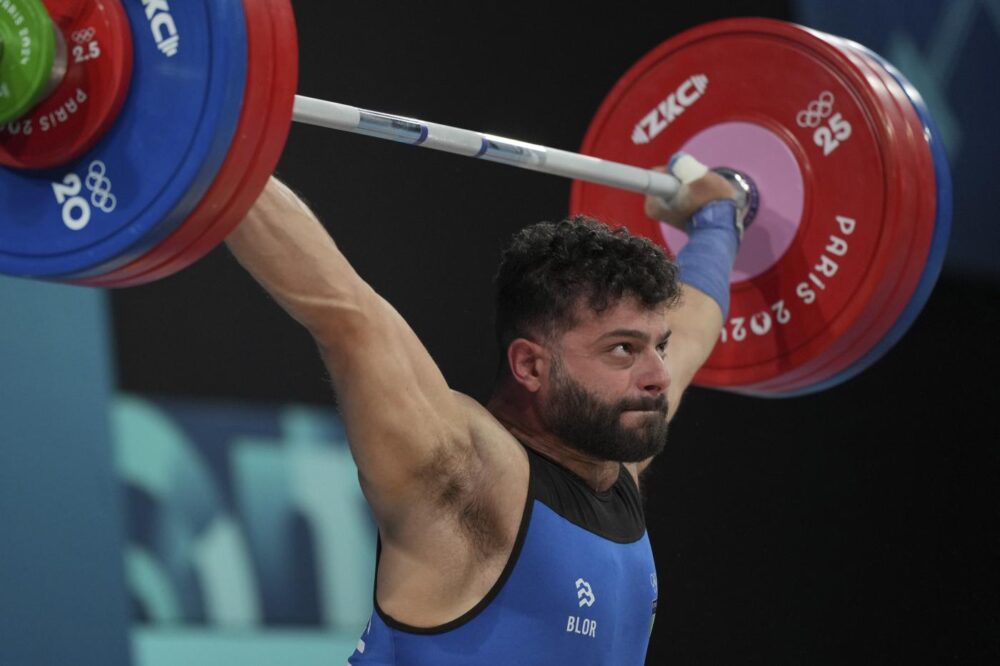 Sollevamento pesi, Nino Pizzolato agguanta il bronzo olimpico all’ultima alzata! Record del mondo di Nasar nei -89 kg