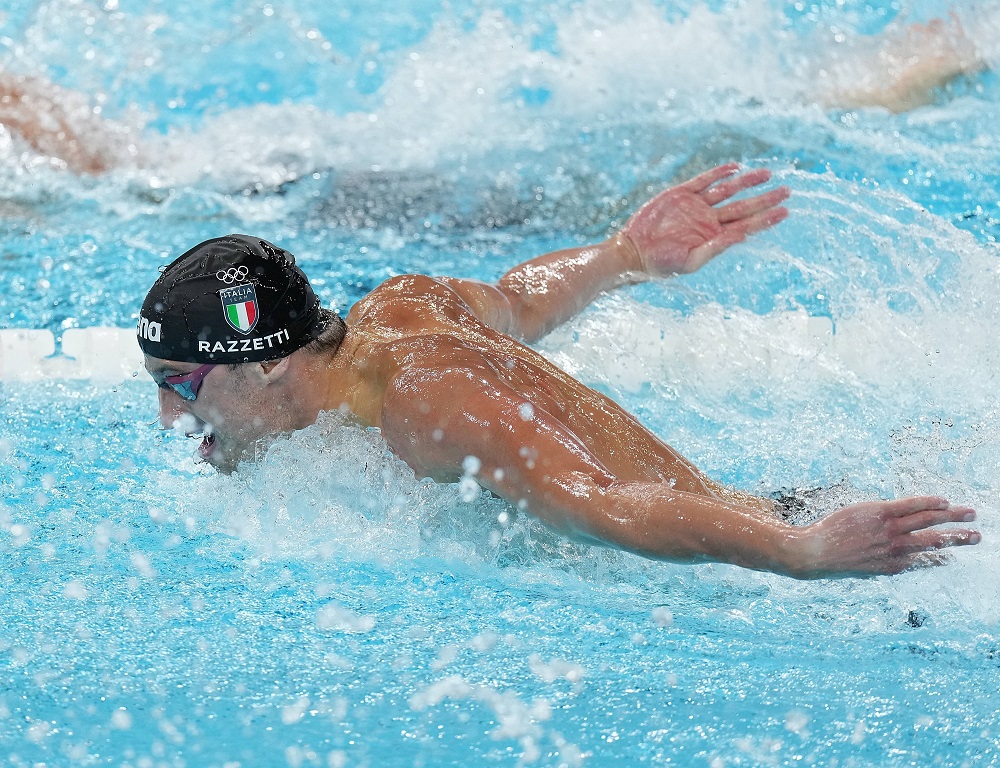 Nuoto, Italia a bocca asciutta nelle Finali olimpiche del settimo giorno. Marchand, poker d’ori