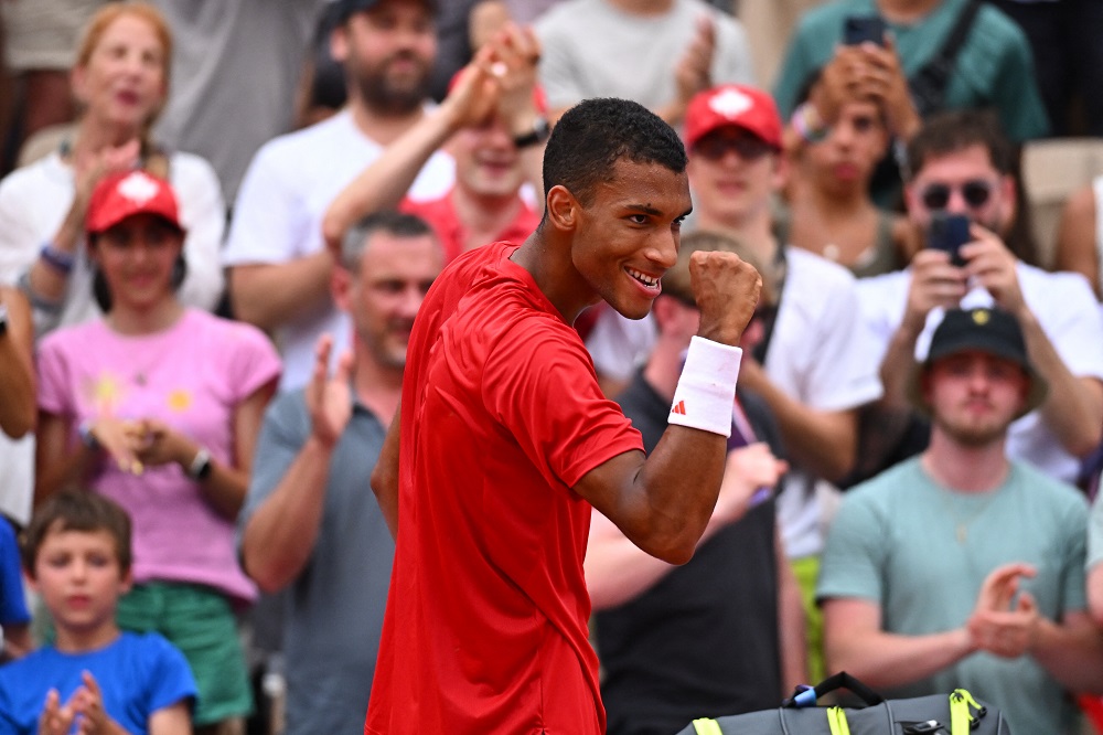 Tennis, Felix Auger-Aliassime piega in tre set Ruud e raggiunge Alcaraz nella semifinale olimpica