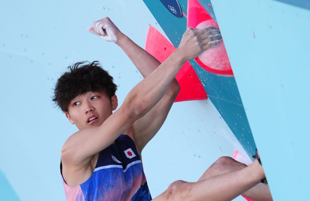 Arrampicata sportiva, Sorato Anraku impressiona nelle qualificazioni del boulder al maschile alle Olimpiadi