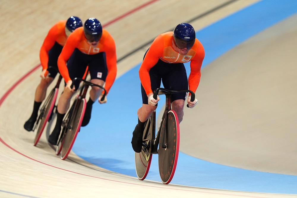 Ciclismo su pista, quartetto maschile per il bronzo, donne con la Nuova Zelanda alle Olimpiadi. Olanda record del mondo