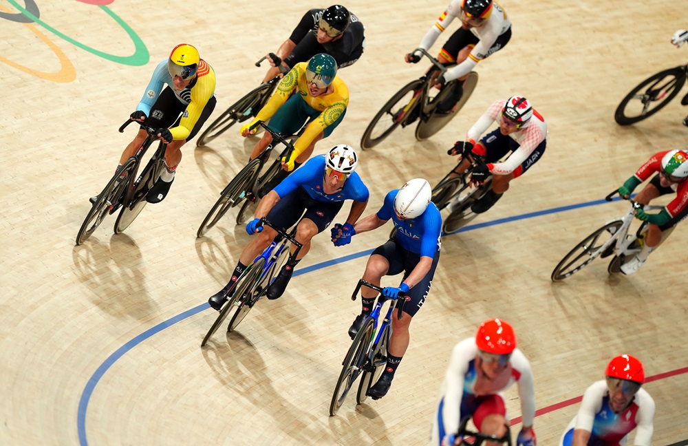 Ciclismo su pista, Simone Consonni ed Elia Viviani argento nell’omnium olimpico, Friedrich e Lavreysen spiccano nelle altre gare