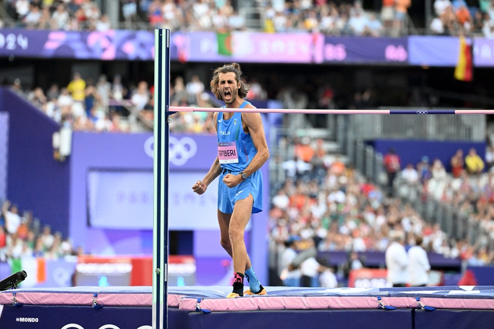 Sono lacrime che fanno male: Gianmarco Tamberi eliminato a 2.27 alle Olimpiadi, sfogo inconsolabile