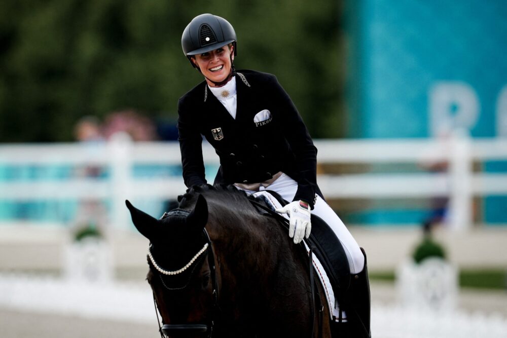 Equitazione: Jessica von Bredow-Werndl è leggenda! Vince un altro oro nel dressage individuale