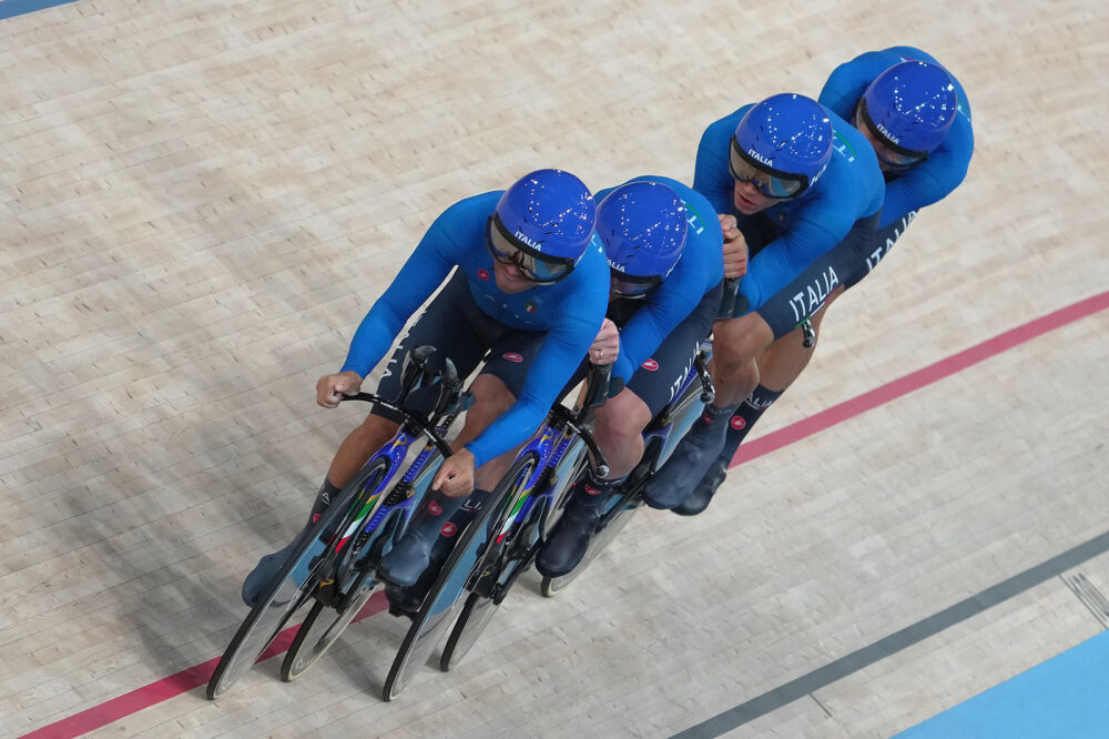 VIDEO Ciclismo su pista, riviviamo il bronzo dell’Italia: battuta la Danimarca nell’inseguimento a squadre