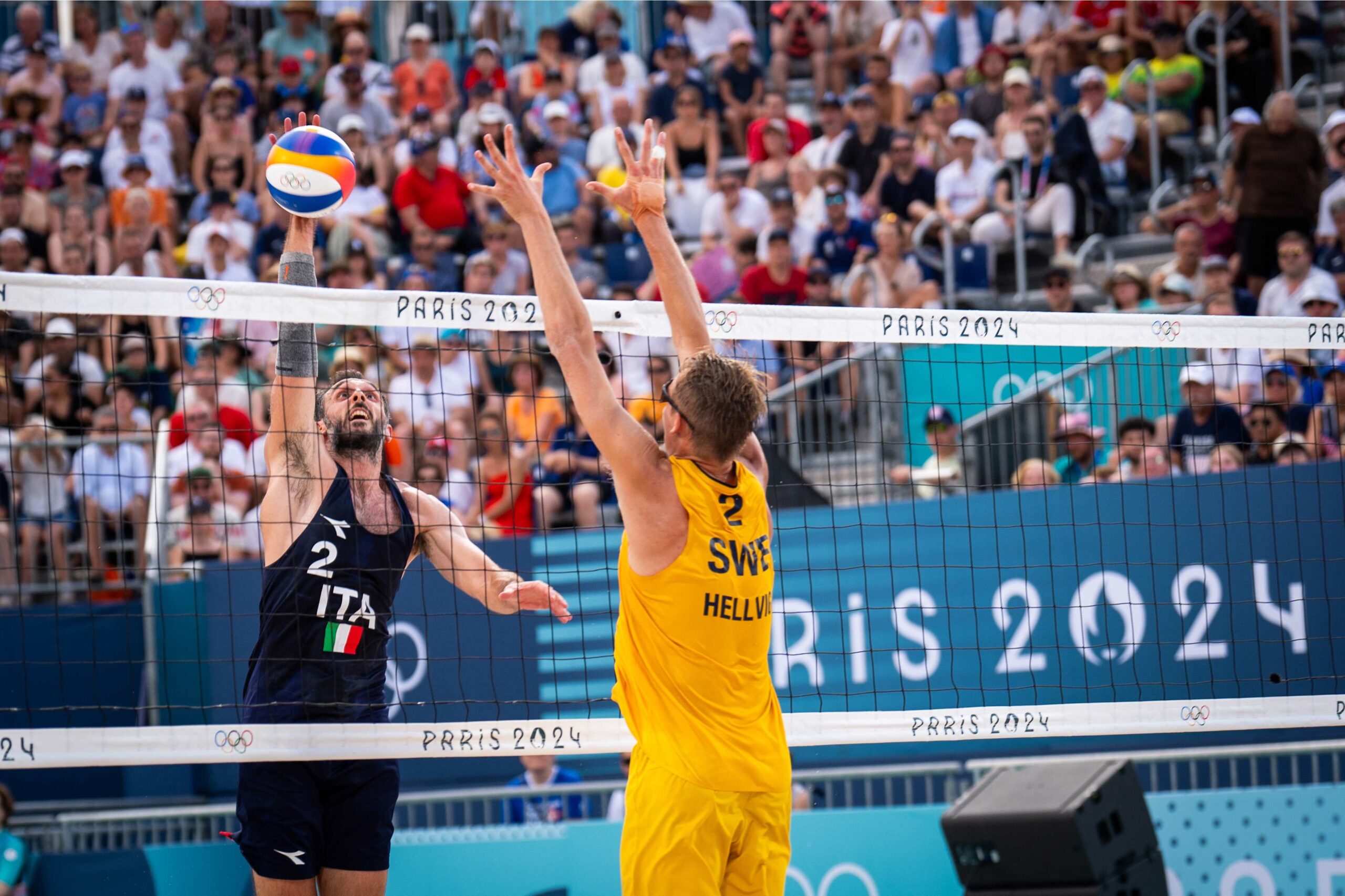 LIVE Beach volley, Olimpiadi Parigi in DIRETTA: Nicolai/Cottafava sfidano Partain/Benesh per un posto nei quarti